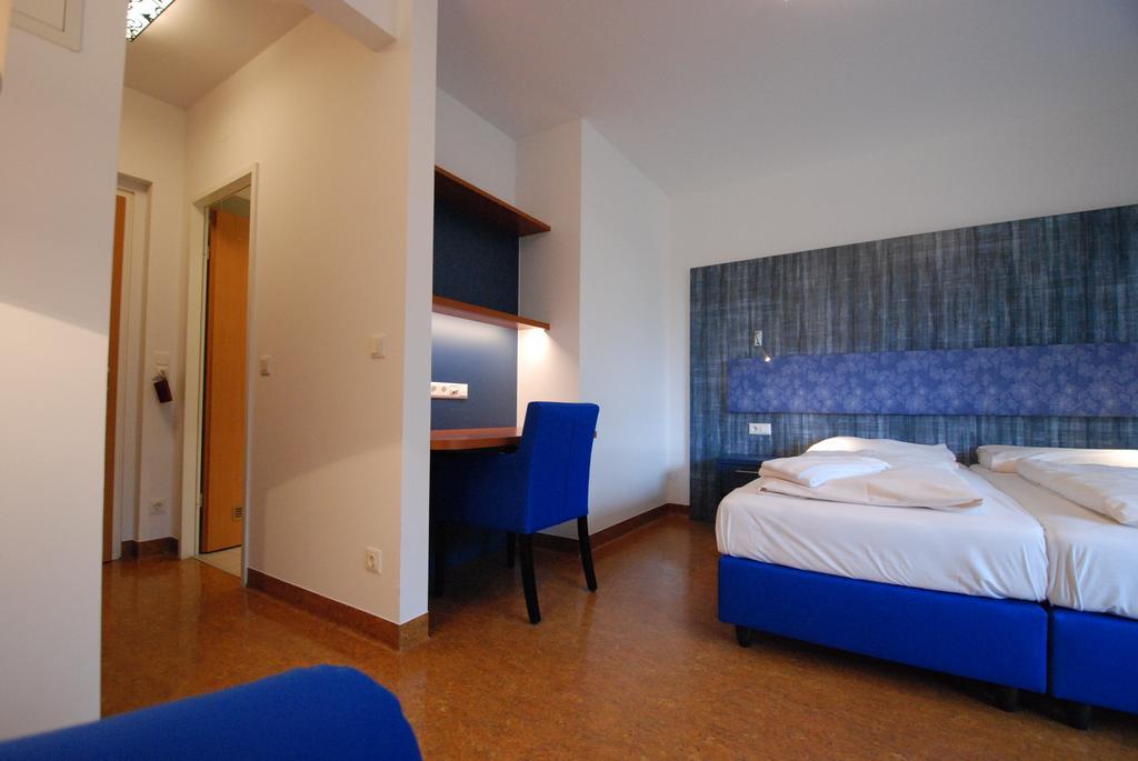 Kolping Campus Krems Hostel Exterior photo